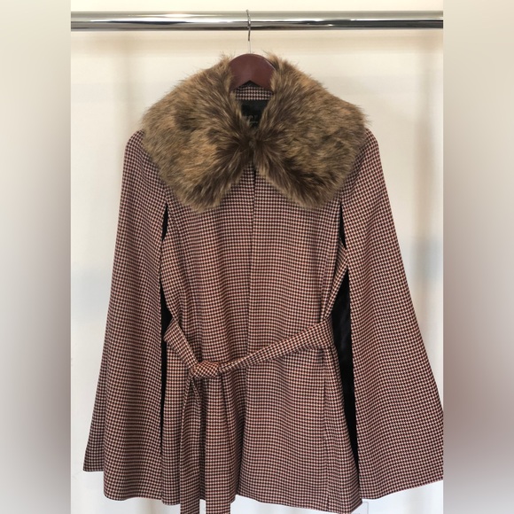 Forever 21 Jackets & Blazers - Forever 21 belted plaid cape with Faux Fur